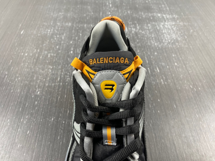 Ba*len*cia*ga runner sneaker
