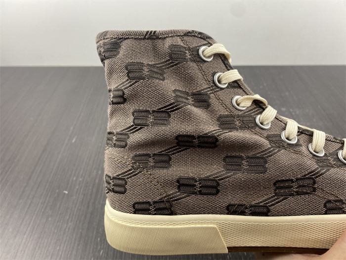 Ba*len*cia*ga sneaker