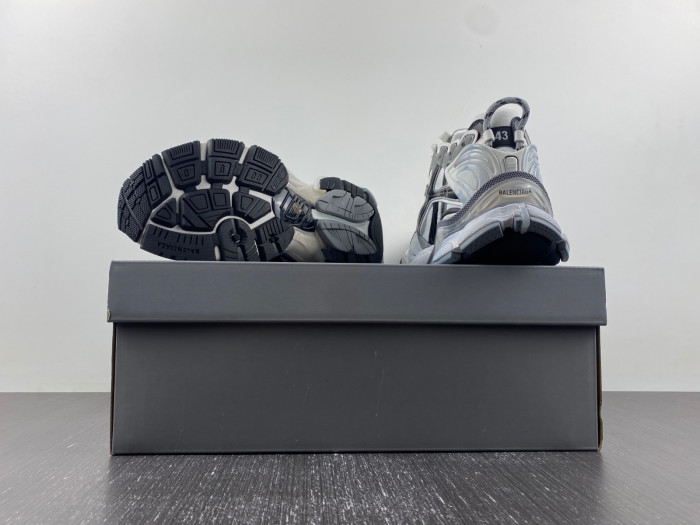 Ba*len*cia*ga runner sneaker