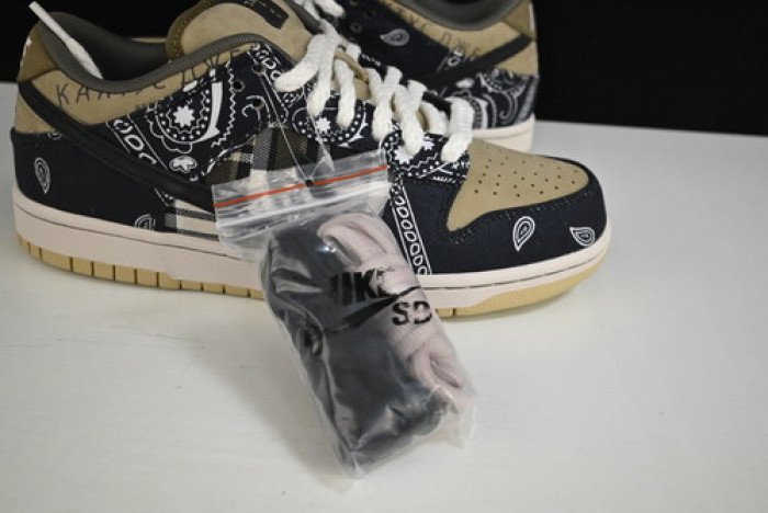 travis scott x nike sb dunk low ct5053-001