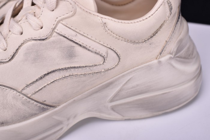 G*u*i* rhyton sneaker