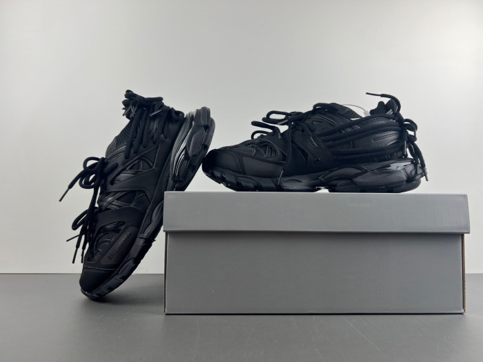 Ba*len*cia*ga track w3co1 1000