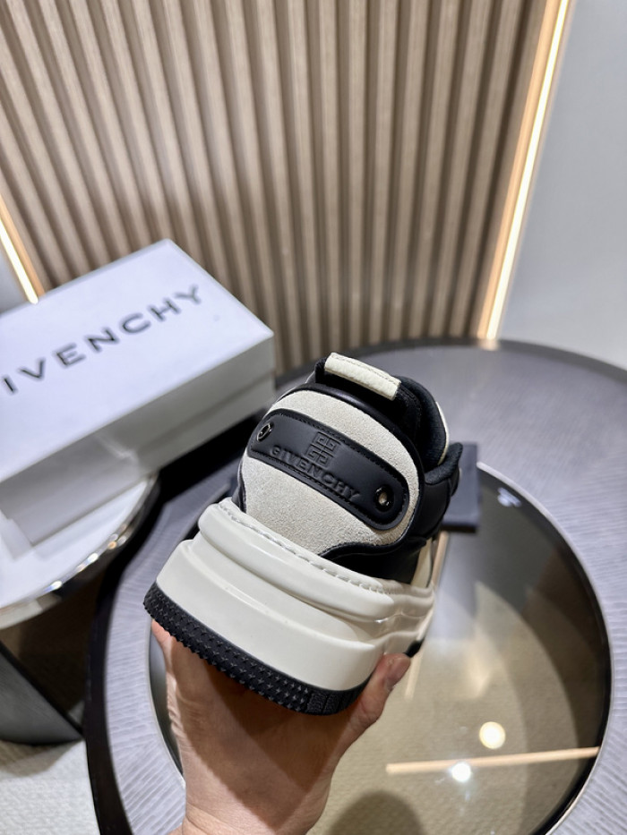 Givenchy Sneakers 660023