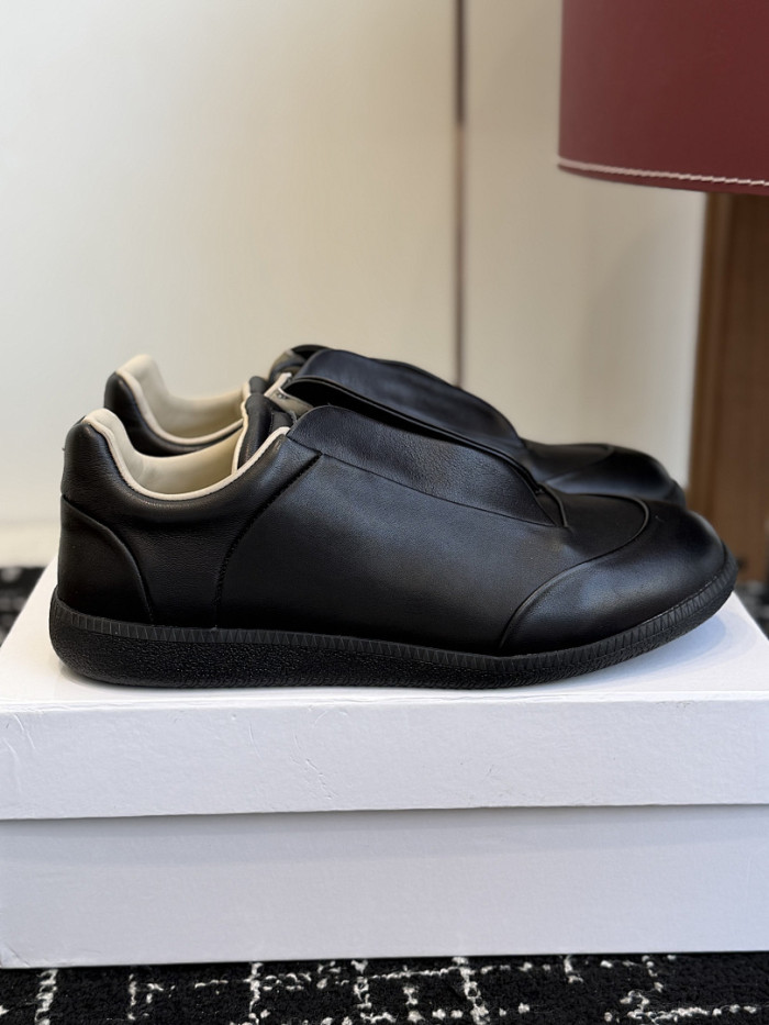 Ma1s0n Marg*e1a CALFSKIN S57WS0365