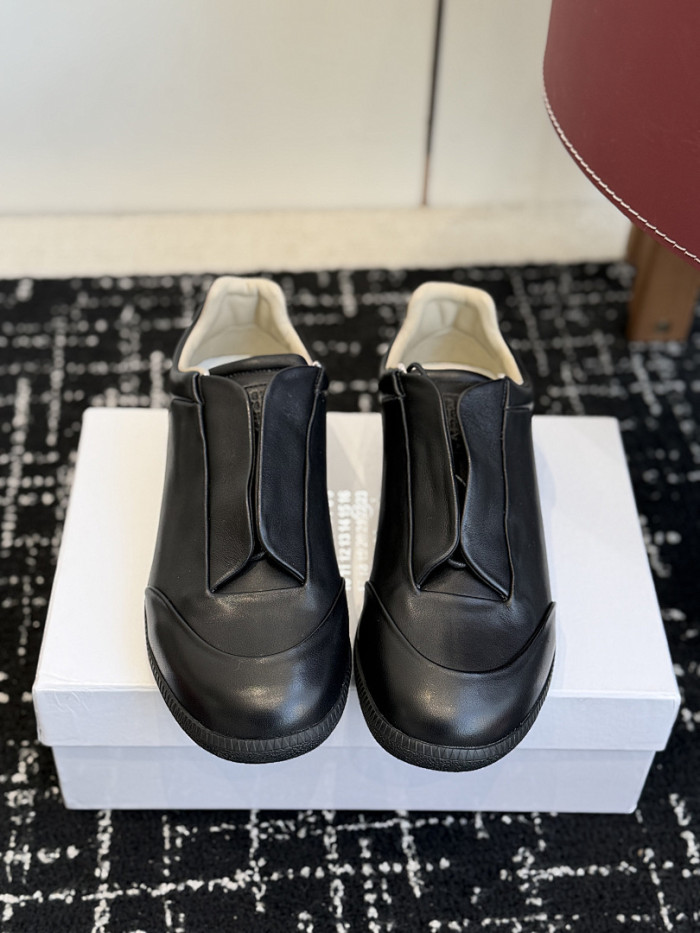 Ma1s0n Marg*e1a CALFSKIN S57WS0365