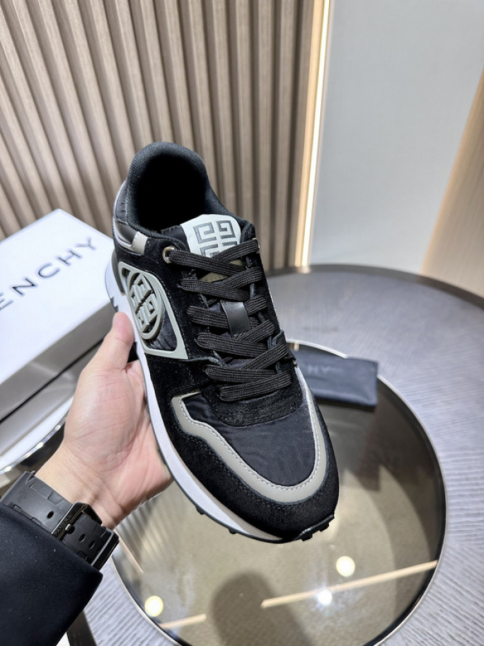 Givenchy Sneakers 660035
