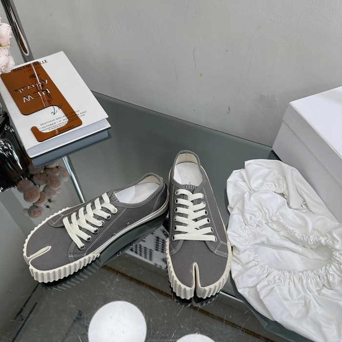 Ma1s0n Marg*e1a CALFSKIN S57WS0371