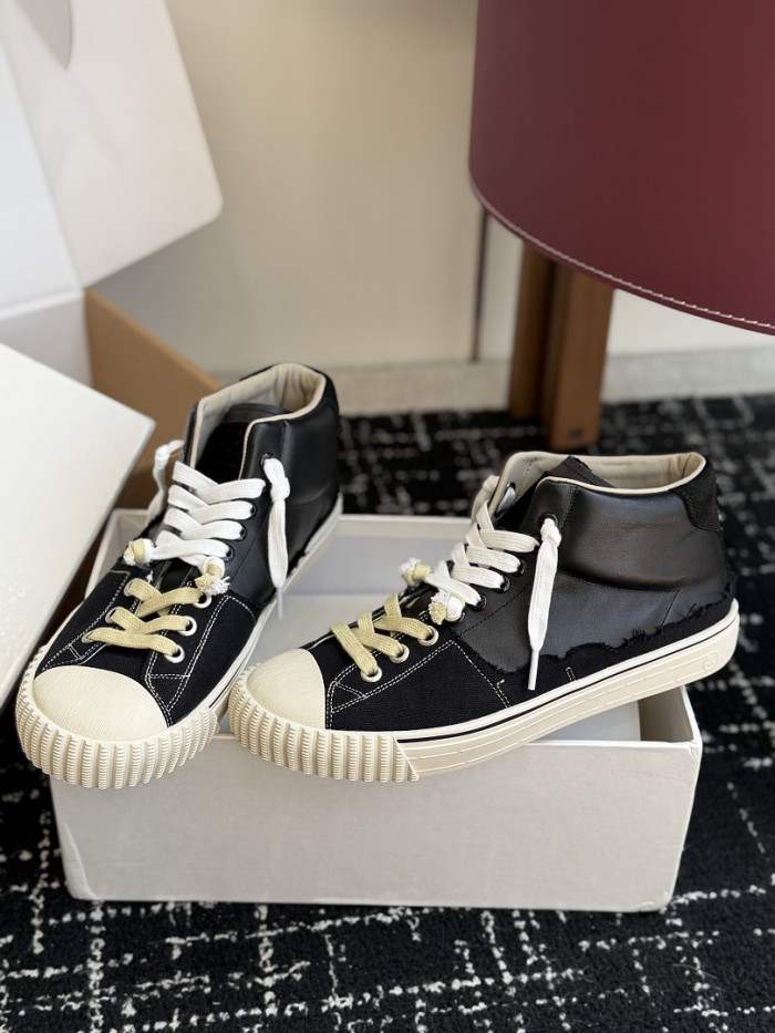 Ma1s0n Marg*e1a CALFSKIN S57WS0416