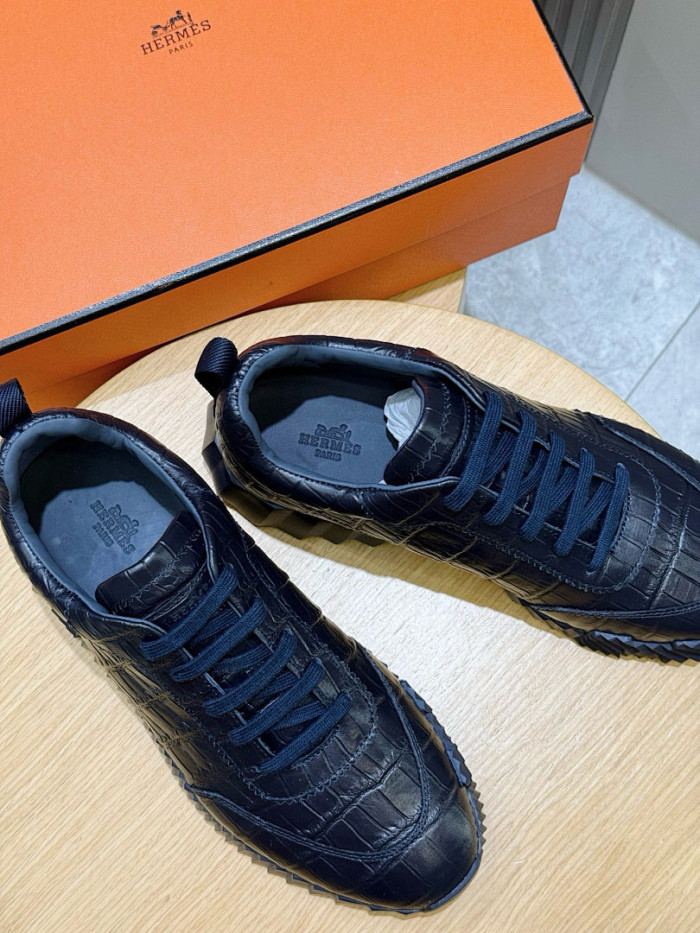 H**me5 snekaers hm102