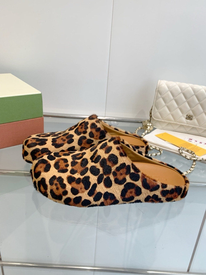 Marni Slides M010
