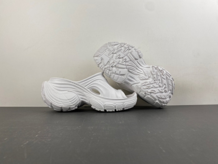 Balenciag* Sandal BS127