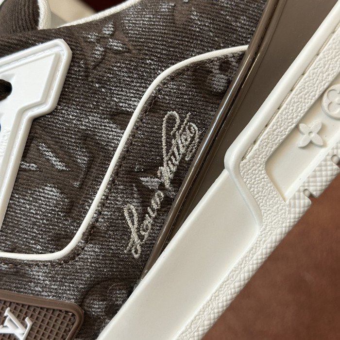 LV snekaers L0000821