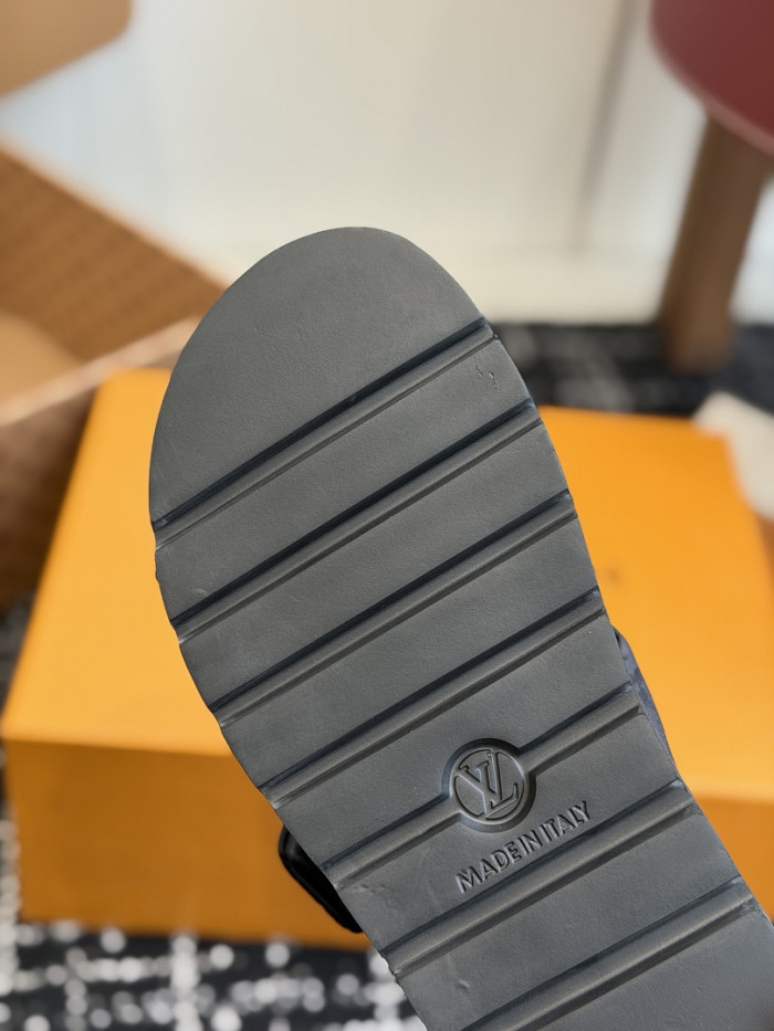 L&V sandal 258