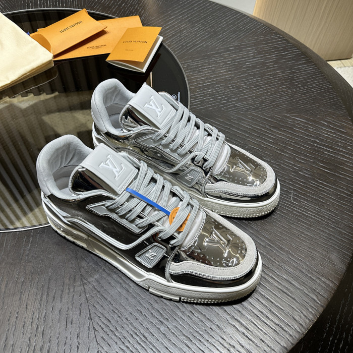 LV snekaers L0000702