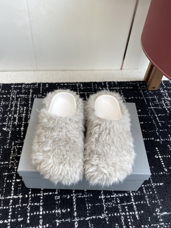 Balenciag* Sandal BS111