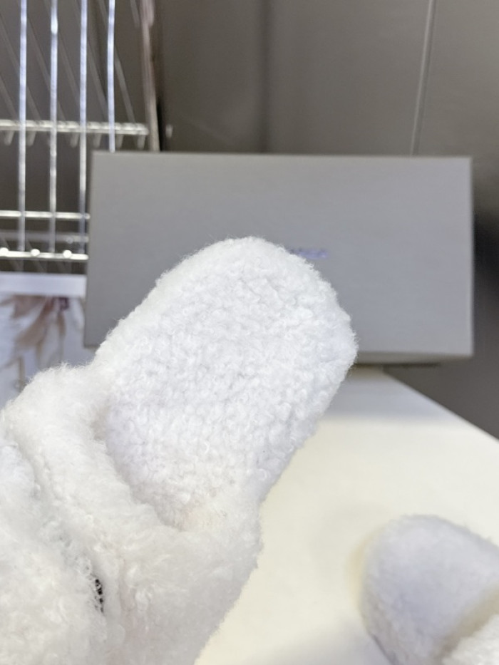 Balenciag* Sandal BS84