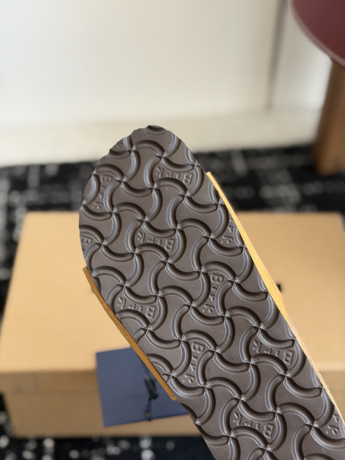L&V sandal 261