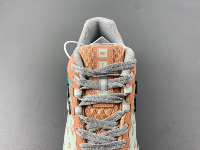 New Balance 1906W New Spruce Light Sparrow U1906WFB