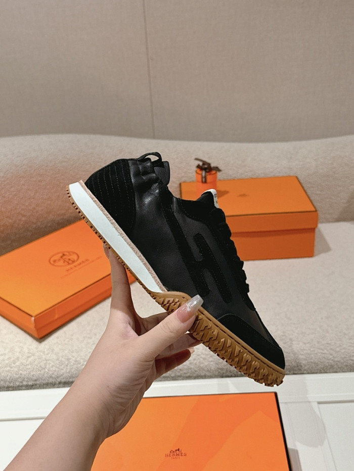 H**me5 snekaers hm096