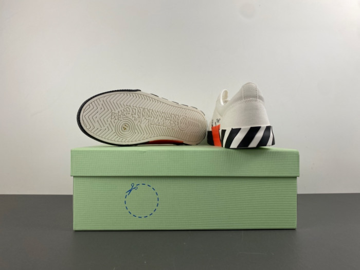 OFF-W c/o Virgil Abloh Vulc Low 2A7WTW